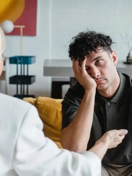 Un bun psiholog nu-și judecă sau critică&nbsp;clienții